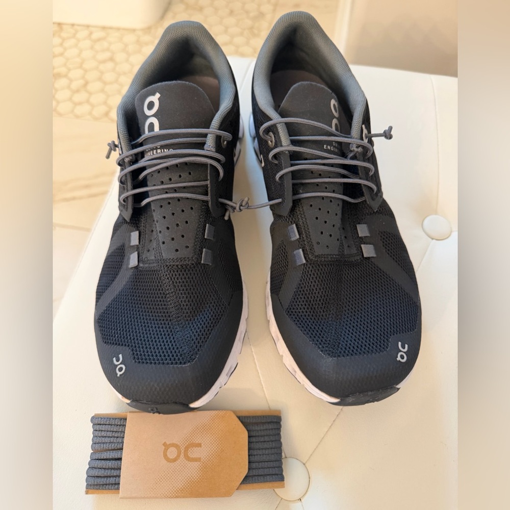 New On Cloud 5 running shoes - Picture 2 of 6